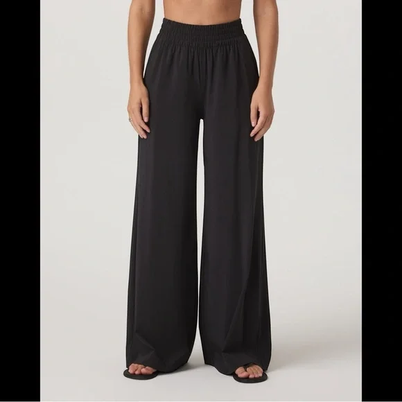 Vuori Villa Wideleg Pant in Black Flowy Wrinkle Resistant Athleisure Lounge - Picture 2 of 14